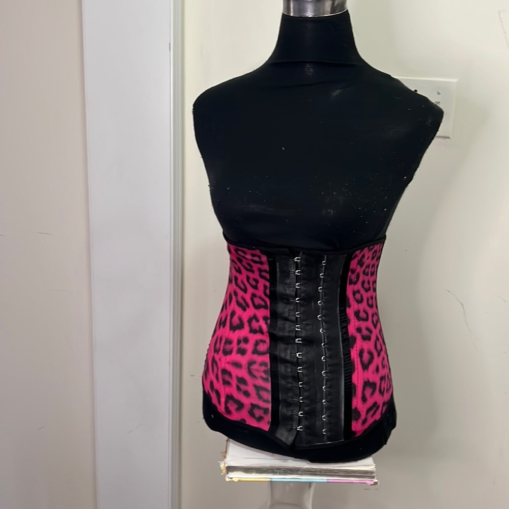 Ann Chery Latex Waist Training Bustier Size 32- small